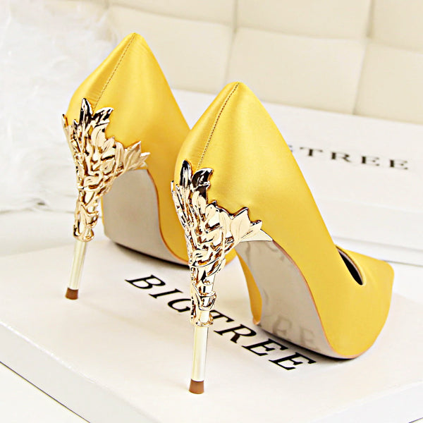 Woman in Yellow High Heel Shoes Stock Photo - Image of holiday, beauty:  220695374
